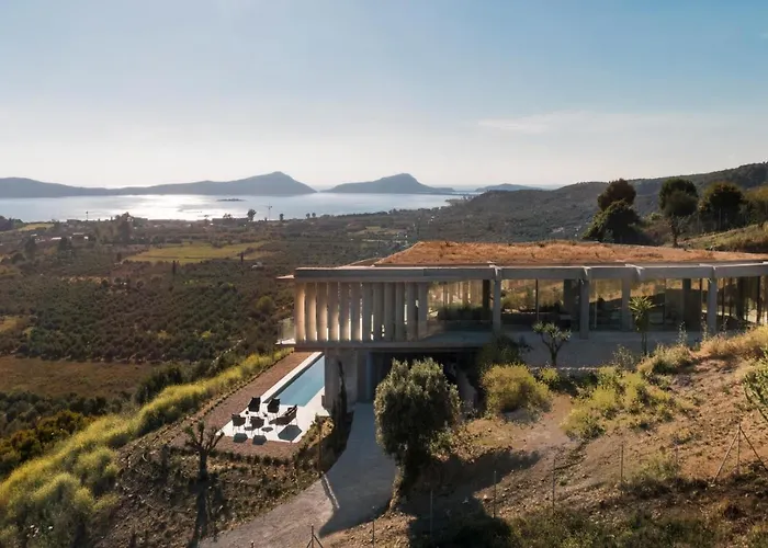 Sunset Seaview 4 Bed Sleeps 8 -private Pool *