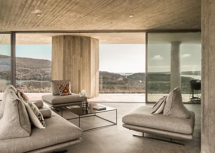 Sunset Seaview 4 Bed Sleeps 8 -private Pool