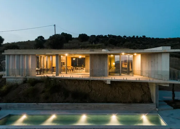 Sunset Seaview 4 Bed Sleeps 8 -private Pool