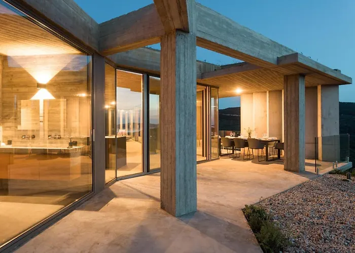 Sunset Seaview 4 Bed Sleeps 8 -private Pool 别墅